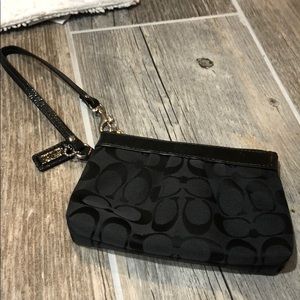 Authentic Coach Wristlet: Black